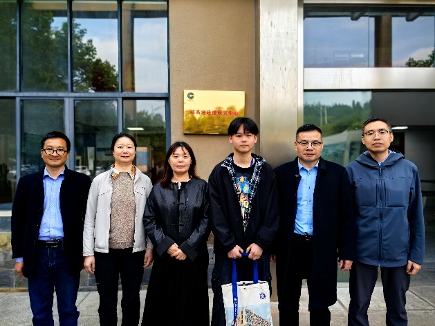 深化党建引领 共探前沿科技 拓宽育人格局——精密光谱科学与技术高等研究院党总支赴绵阳调研交流